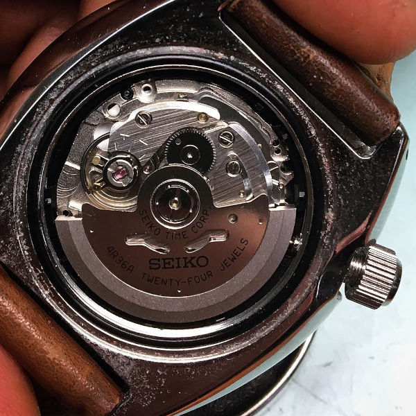 Seiko movement 4R36A (the same as NH36) in model 4R36-04Y0 (SRP777), the "Turtle" re-issue.